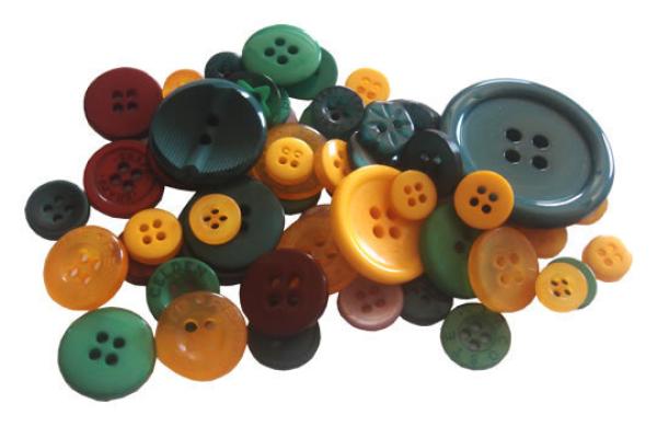 Crafts Too Mixed Buttons Christmas CT68372