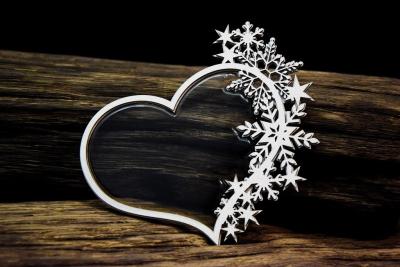 SnipArt Shaker Box Frosty Moments Heart