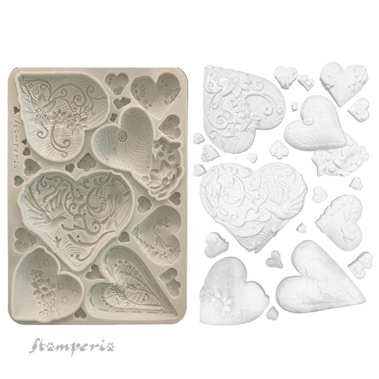 KACMA562 Stamperia Alice in Christmas A5 Silicone Mould Hearts